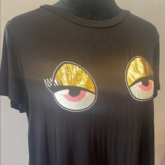 Black T-Shirt with Gold Eye Design madras brand medium - Picture 2 of 2